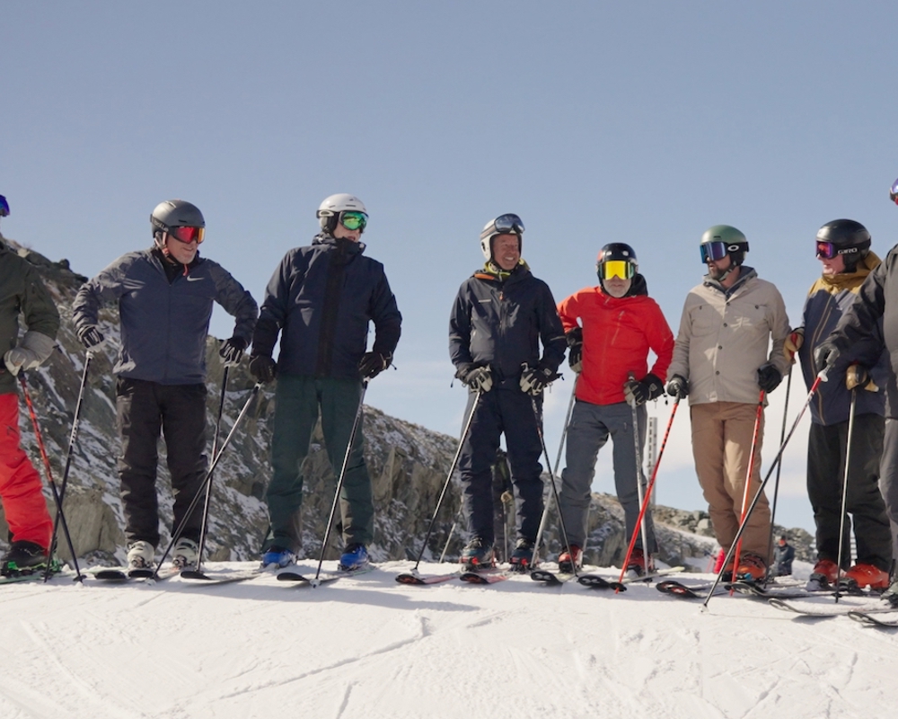 Åtta skidåkare i Tänndalen.